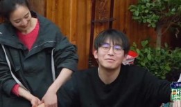 男子吃瓜眼神图片,揭秘瓜界新潮流