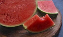 小西瓜宝宝吃瓜,小西瓜宝宝快乐吃瓜记