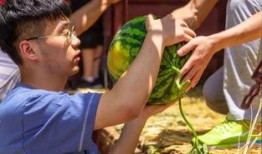 陪玩吃瓜,揭秘电竞圈幕后故事