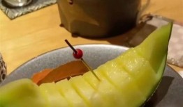 泉哥吃蜜瓜视频,甜蜜瞬间，尽享夏日清凉