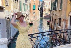 jennifer詹妮弗吃瓜