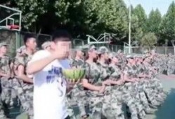 军训吃瓜被处分,校园纪律与自由度的边界探讨