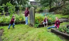 小镇的吃瓜少年,揭秘乡村少年的成长故事