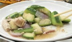 饭店上面吃瓜,品味人间烟火气