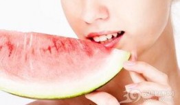 吃瓜得口腔溃疡,揭秘“吃瓜”背后的健康隐患