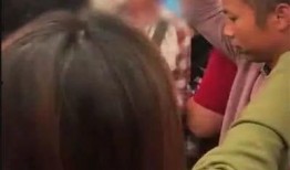 大爷打架吃瓜图片搞笑,吃瓜群众笑翻全场！