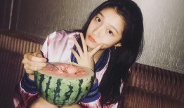 劈叉女星吃大瓜视频,惊人内幕揭秘