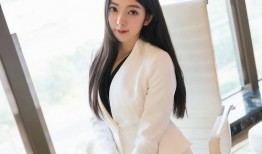 吃瓜碟子气质美女,气质美女的时尚演绎