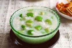 夏天吃瓜喝粥,瓜果飘香，粥香四溢