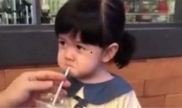 小娃吵架爸爸吃瓜,见证孩子吵架成长瞬间