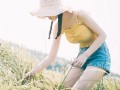 女生自拍吃瓜视频,揭秘女生吃瓜视频的魅力