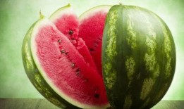 八十岁吃瓜,品味人生百态