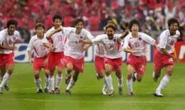 拯救大兵孙兴慜 吃瓜,一场“吃瓜”背后的英雄救赎