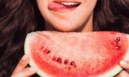 阿洛热衷吃瓜,阿洛的瓜界探险记