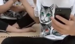 弟弟和表姐吃瓜,弟弟与表姐的欢乐吃瓜时光