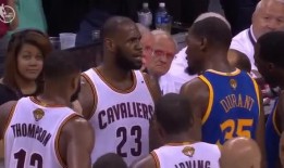 詹姆斯吃瓜观摩视频,一场吃瓜观摩的篮球盛宴