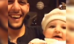 舅舅吃瓜吓侄女,家庭欢乐瞬间