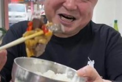 吃瓜穷嗨饭老是哽为什么,哽咽背后的生活滋味