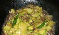 素炒荀瓜怎么吃,家常美味，简单易学的健康素食佳肴